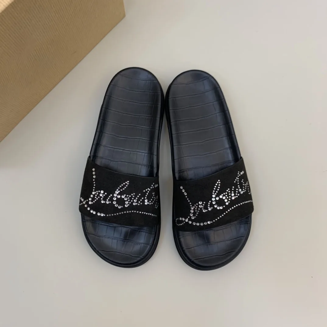 Luxury Brand Red Bottom Slipper 24FW Spring New In Hot Sale Diamond Cl Shoes Classic Red Bottom Casual Indoor Black Sandals
Luxury Brand Red Bottom Slipper 24FW Spring New In Hot Sale Diamond Cl Shoes Classic Red Bottom Casual Indoor Black Sandals
