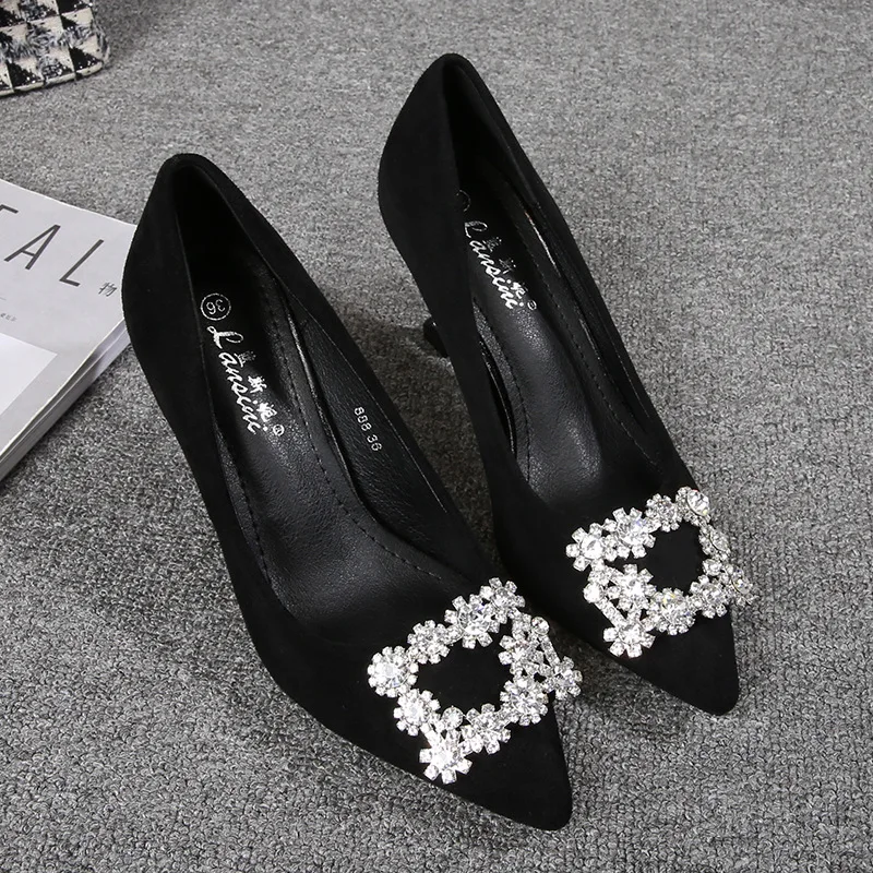 Замшевые модные универсальные туфли на высоком каблуке, туфли на тонком каблуке с квадратной пряжкой и кошачьим каблуком, привлекательные женские туфли больших размеров 41-43 
Замшевые модные универсальные туфли на высоком каблуке, туфли на тонком каблуке с квадратной пряжкой и кошачьим каблуком, привлекательные женские туфли больших размеров 41-43