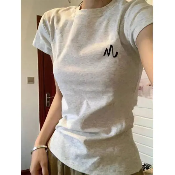 American retro gray printed short-sleeved shoulder T-shirt for women summer casual versatile student slim short top women trendy
American retro gray printed short-sleeved shoulder T-shirt for women summer casual versatile student slim short top women trendy