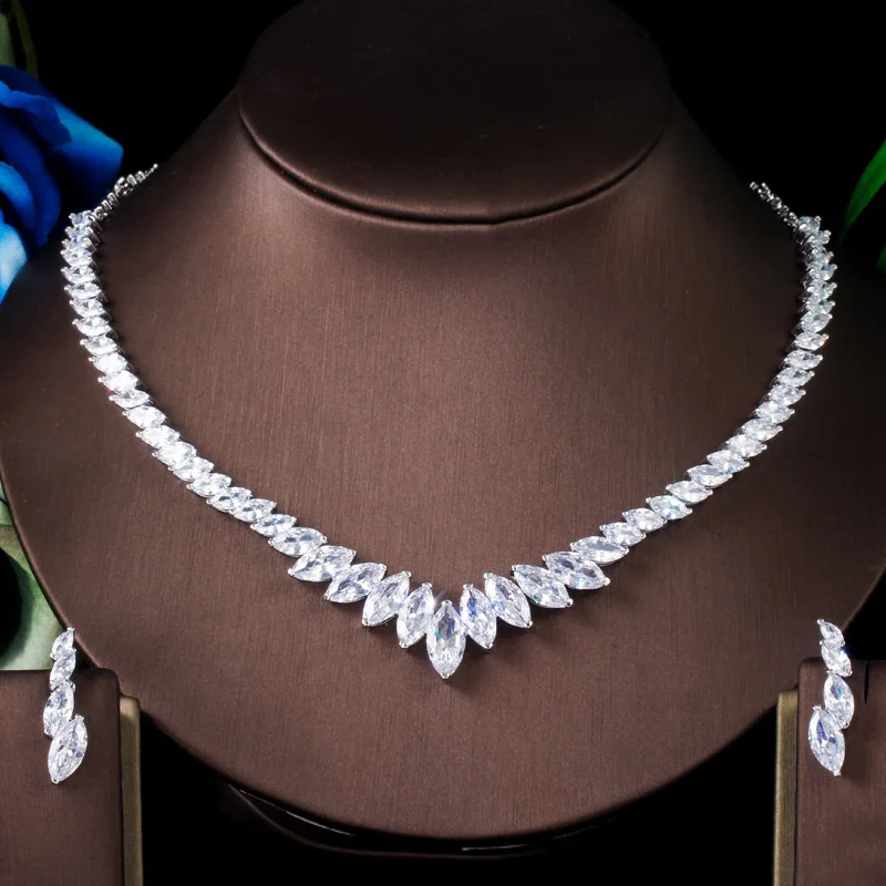 ThreeGraces Shining Marquise Cut Cubic Zirconia Elegant Drop Earrings and Necklace Bridal Party Jewelry Set for Women TZ877
ThreeGraces Shining Marquise Cut Cubic Zirconia Elegant Drop Earrings and Necklace Bridal Party Jewelry Set for Women TZ877