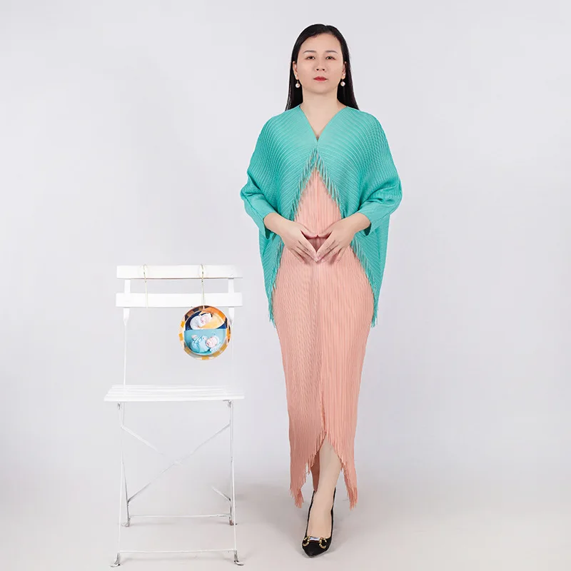 Женское плиссированное платье миаке, свободное цветное платье с V-образным вырезом, длинными рукавами «летучая мышь» и кисточками, лето 2023
Женское плиссированное платье миаке, свободное цветное платье с V-образным вырезом, длинными рукавами «летучая мышь» и кисточками, лето 2023