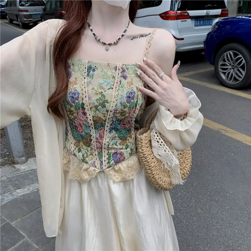 Женский винтажный костюм-тройка, Солнцезащитная рубашка в французском стиле с цветочным принтом и юбка средней длины, летний костюм 
Женский винтажный костюм-тройка, Солнцезащитная рубашка в французском стиле с цветочным принтом и юбка средней длины, летний костюм