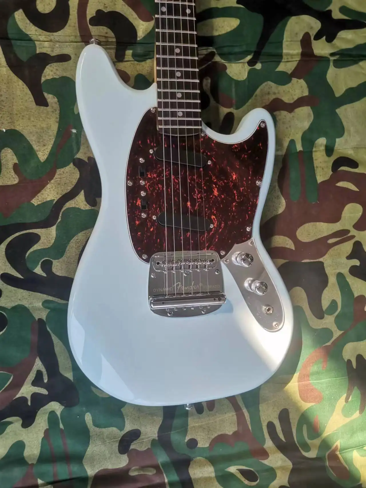 Light Blue Quality Mustang 6 Strings Electric Guitar Basswood Body Red PickGuard Glossy Finish Free Delivery
Light Blue Quality Mustang 6 Strings Electric Guitar Basswood Body Red PickGuard Glossy Finish Free Delivery