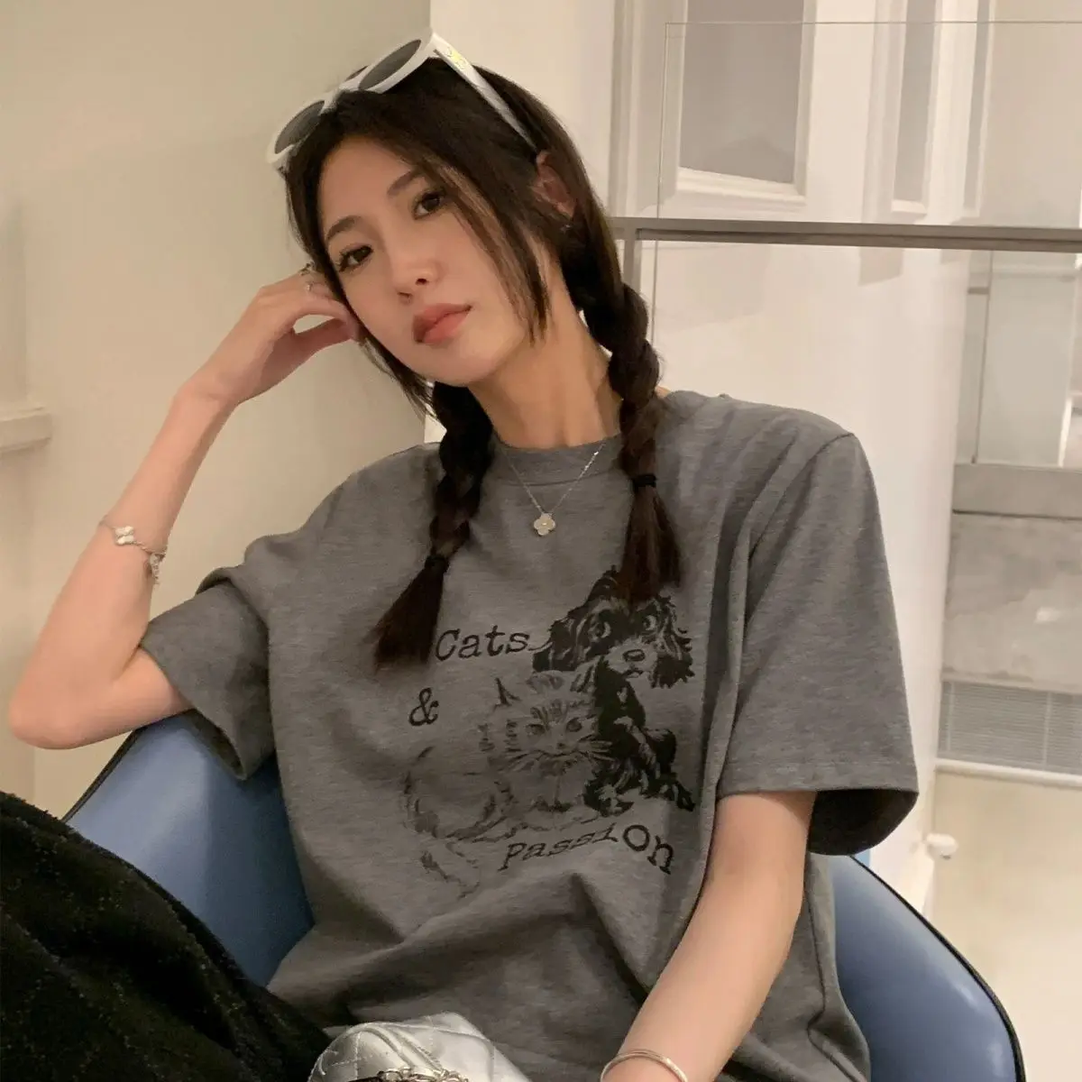 Korean retro puppy print short sleeved cartoon T shirt design women y2k niche loose Harajuku street round neck half sleeved top
Korean retro puppy print short sleeved cartoon T shirt design women y2k niche loose Harajuku street round neck half sleeved top