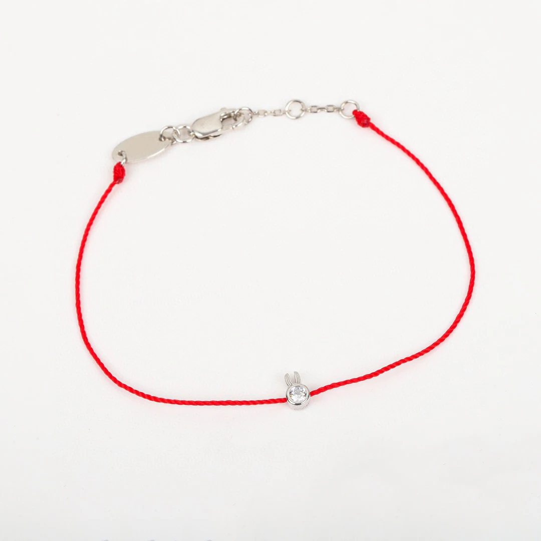 Hot Brand Pure 925 Sterling Silver Jewelry Silver Chain Gold Color Rabbit Bracelet Party Wedding Jewelry Thin Red Rope Bracelet
Hot Brand Pure 925 Sterling Silver Jewelry Silver Chain Gold Color Rabbit Bracelet Party Wedding Jewelry Thin Red Rope Bracelet