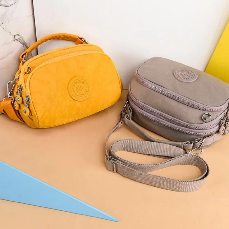 Women Fashionable Crossbody Bag New French niche Shoulder Bag Versatile Mobile Phone Bags
Women Fashionable Crossbody Bag New French niche Shoulder Bag Versatile Mobile Phone Bags