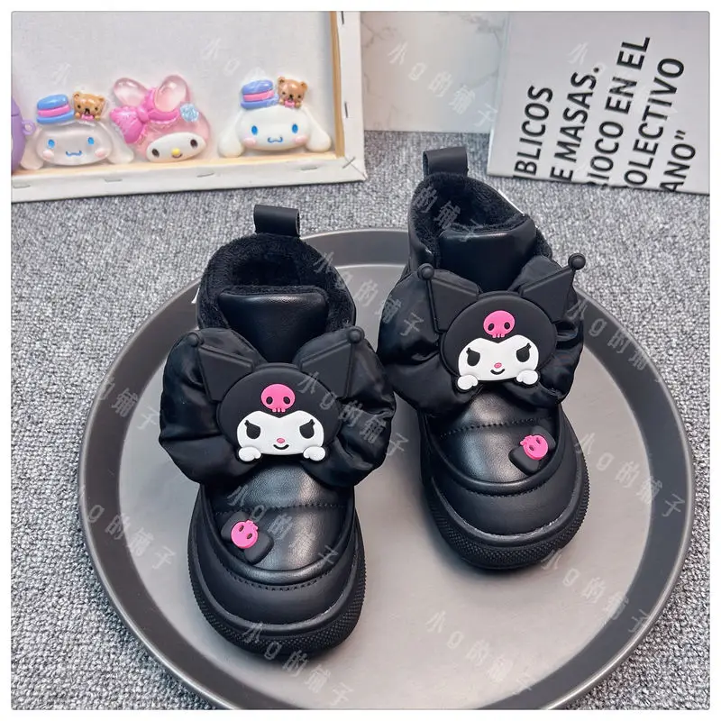 Милые флисовые сапоги для девочек Sanrio Kuromi Melody, зимние грязеотталкивающие детские сапоги до щиколотки с бантом, уплотненная хлопковая обувь с подкладкой
Милые флисовые сапоги для девочек Sanrio Kuromi Melody, зимние грязеотталкивающие детские сапоги до щиколотки с бантом, уплотненная хлопковая обувь с подкладкой