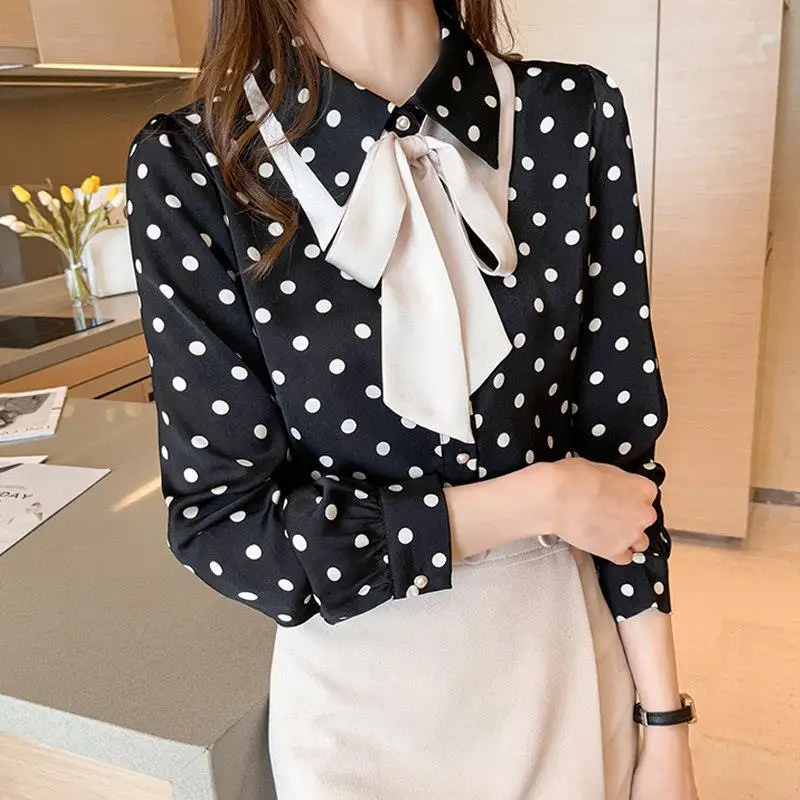 Autumn Office Lady Lacing Chiffon Turn-down Collar Long Sleeve Blouse Women Clothes All-match Polka Dot Loose Shirts Femme Tops
Autumn Office Lady Lacing Chiffon Turn-down Collar Long Sleeve Blouse Women Clothes All-match Polka Dot Loose Shirts Femme Tops