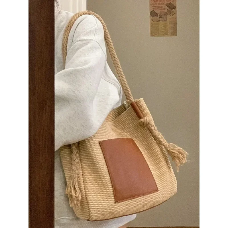 New Versatile Fashion Design Single Shoulder Casual Underarm Bag Large Capacity Handmade Woven Tote Bag for Women's Summer
New Versatile Fashion Design Single Shoulder Casual Underarm Bag Large Capacity Handmade Woven Tote Bag for Women's Summer
