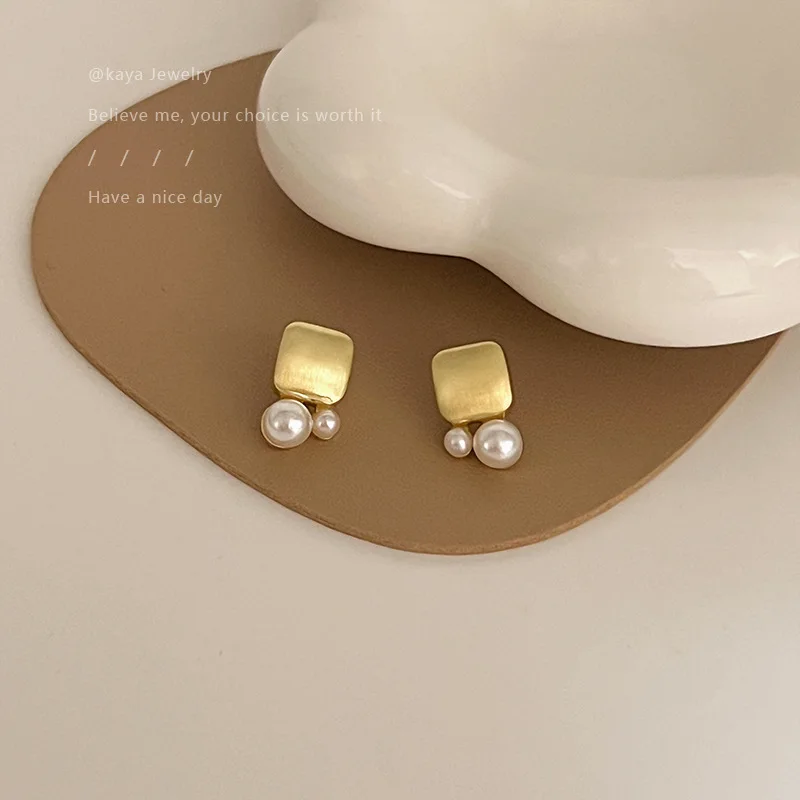 Pearl Stud Earrings Metal Alloy S925 Silver Piercing Gold Color Geometric Small Mini Women Fashion Jewelry Gift
Pearl Stud Earrings Metal Alloy S925 Silver Piercing Gold Color Geometric Small Mini Women Fashion Jewelry Gift
