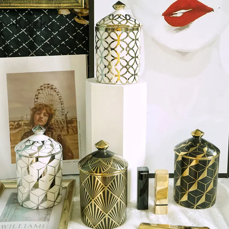 Light Luxury Geometry Storage Jars Creative Golden Stroke Ceramic Candle Jar Black White Aromatherapy Cup Cotton Swab Canister
Light Luxury Geometry Storage Jars Creative Golden Stroke Ceramic Candle Jar Black White Aromatherapy Cup Cotton Swab Canister