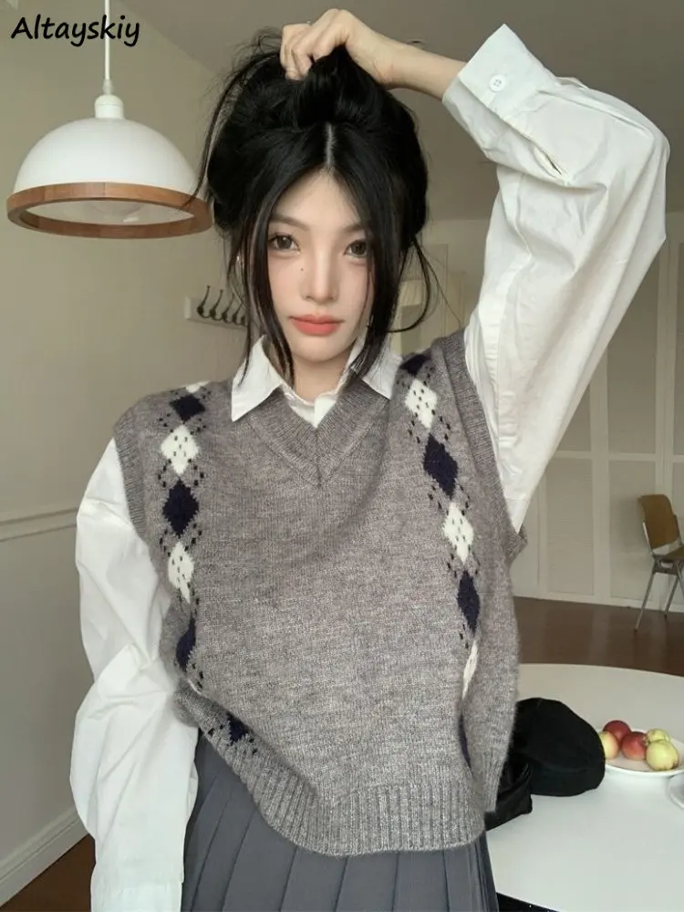 

Sweater Vests Women Korean Preppy Style V-neck Argyle Chic Ins Vintage Cropped Sleeveless Knitwear Simple Fashion Sweet Autumn