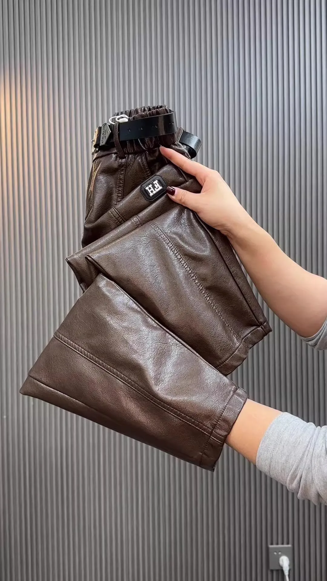 Fashion Y2k Leather Pants High Quality PU Casual Straight Leg Pant Loose Slimming Plus Size Highs Waist Haren Trousers Women 30 Sc9a7bfd2aee443b2a447b6881488b795p