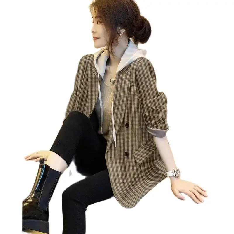 Chic Women's Blazer New 2022 Early Spring Autumn Vacation Two-Piece Hooded Suit Jacket Women Thin Casual Stitching Plaid Jackets
Chic Women's Blazer New 2022 Early Spring Autumn Vacation Two-Piece Hooded Suit Jacket Women Thin Casual Stitching Plaid Jackets