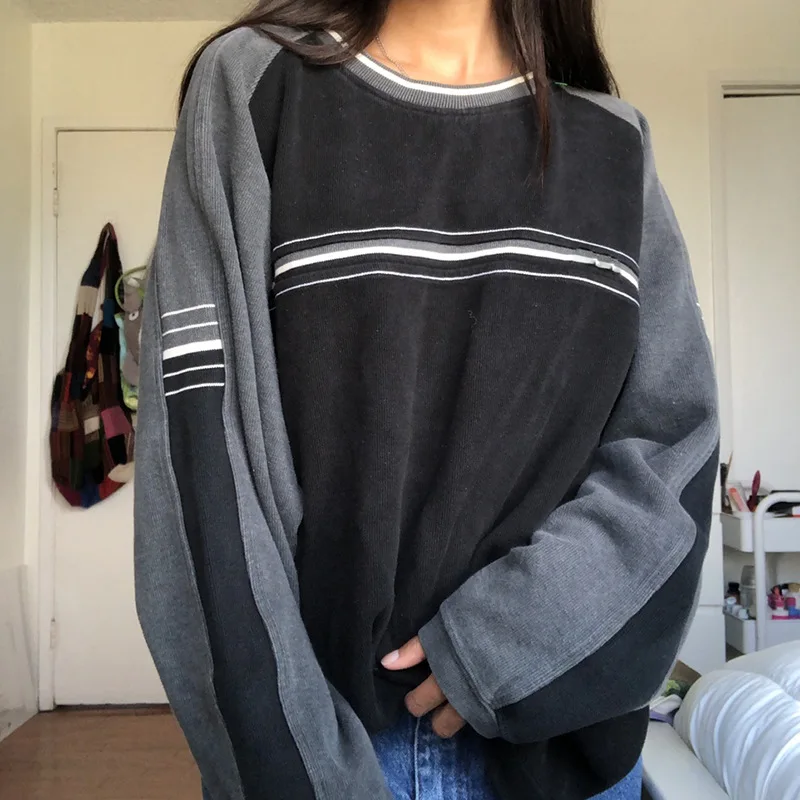 Women Clothing 2023 European and American Style Fashion Retro Black and Grey Stripes Splicing Loose Sleeves Casual Hoodie Women
Women Clothing 2023 European and American Style Fashion Retro Black and Grey Stripes Splicing Loose Sleeves Casual Hoodie Women