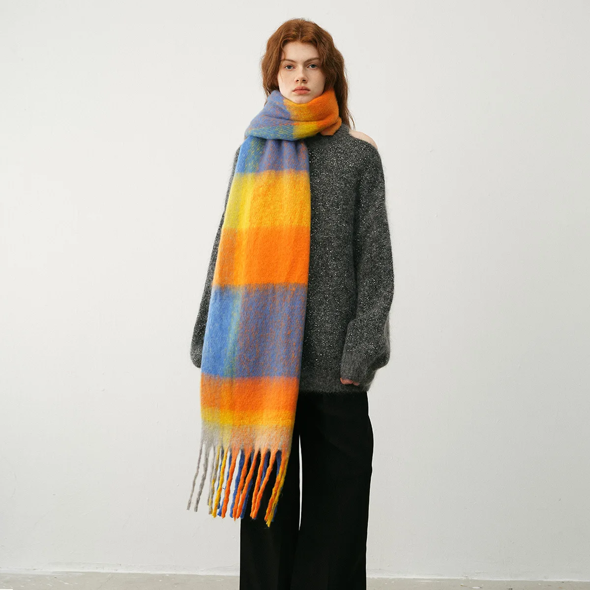 Niche Designer Brand 목도리 Thick Imitation Cashmere Plaid Fringe Scarf for Women Winter Soft Extra Shawl 명품 Free Shipping Hot Sale
Niche Designer Brand 목도리 Thick Imitation Cashmere Plaid Fringe Scarf for Women Winter Soft Extra Shawl 명품 Free Shipping Hot Sale