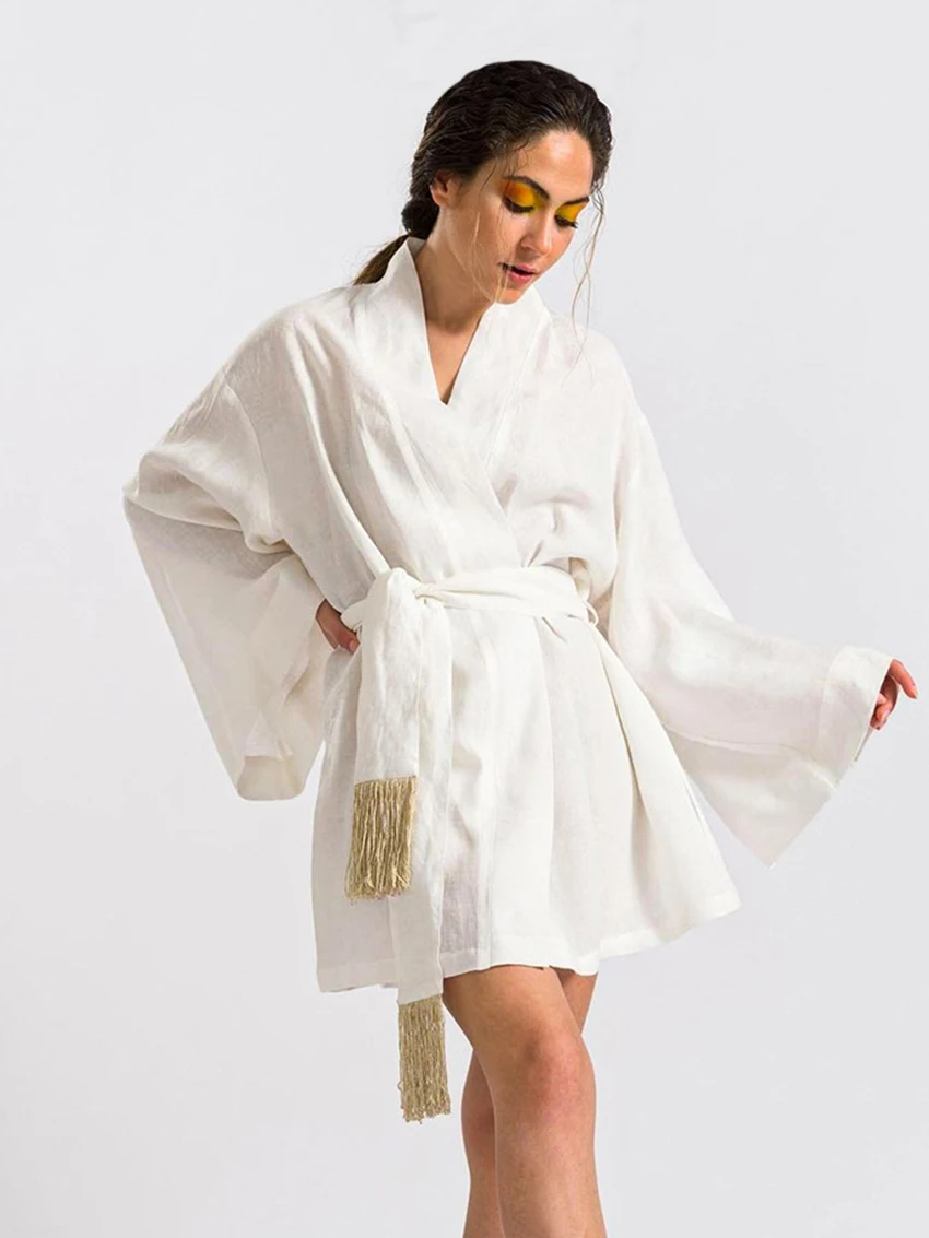Marthaqiqi White Cotton Ladies Nightwear Long Sleeve Robe Lace Up Bathrobe V-Neck Sleepwear Mini Dress Home Clothes For Women
Marthaqiqi White Cotton Ladies Nightwear Long Sleeve Robe Lace Up Bathrobe V-Neck Sleepwear Mini Dress Home Clothes For Women