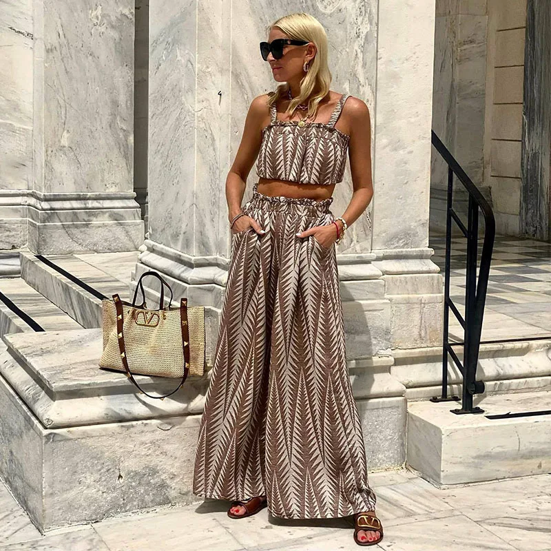 Женский винтажный брючный костюм, комплект из двух предметов с геометрическим принтом, брюки с широкими штанинами и высокой талией
Женский винтажный брючный костюм, комплект из двух предметов с геометрическим принтом, брюки с широкими штанинами и высокой талией