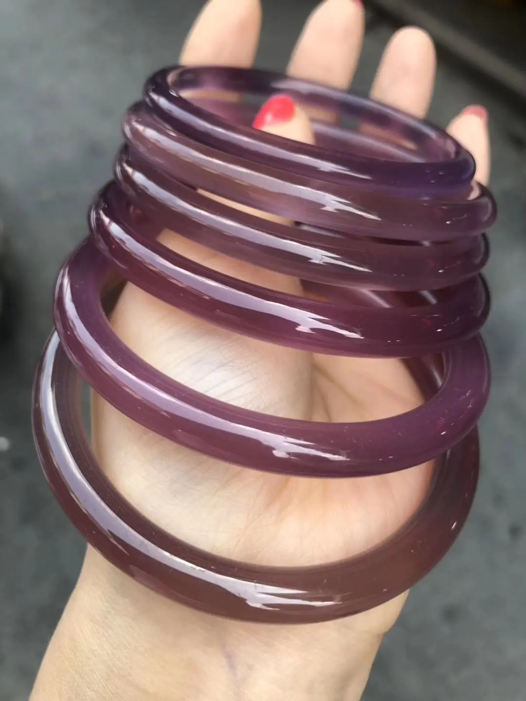 Round Strips Ice Color Natural Chalcedony Agate Bracelet Exquisite Jade Bangle Jewelry Accessories
Round Strips Ice Color Natural Chalcedony Agate Bracelet Exquisite Jade Bangle Jewelry Accessories