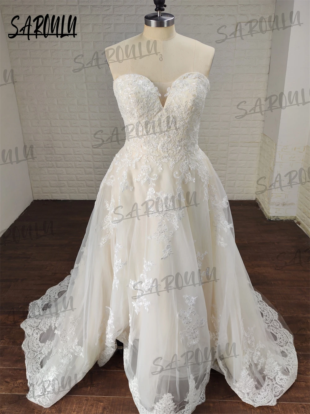 Romantic Sweetheart Neck Wedding Dress Appliques A-line Bride Robe Elegant Floor-length Bridal Dresses Vestidos De Novia
Romantic Sweetheart Neck Wedding Dress Appliques A-line Bride Robe Elegant Floor-length Bridal Dresses Vestidos De Novia