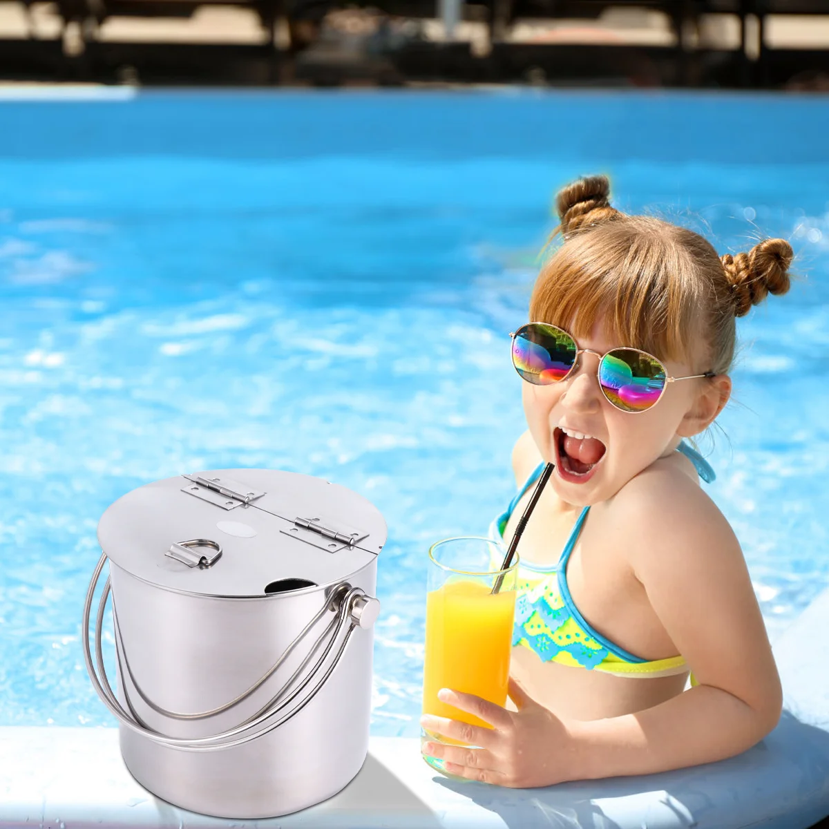 1pc Durable and Portable Stainless Steel Ice Bucket with Handle and Lid 
1pc Durable and Portable Stainless Steel Ice Bucket with Handle and Lid
