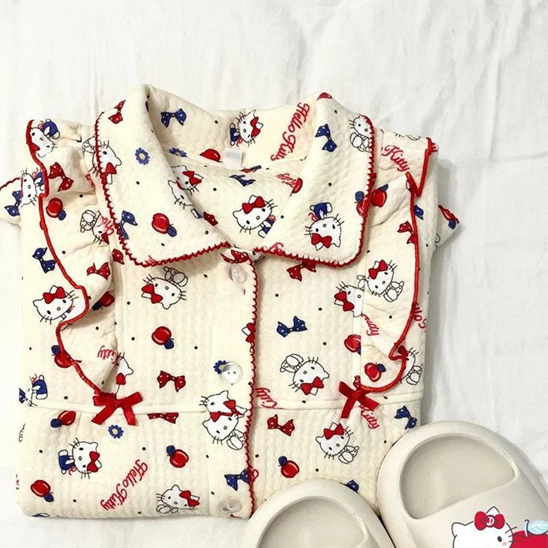Хлопковая пижама Hello Kitty, Женская осенне-зимняя Студенческая пижама из аниме-мультфильма Sanrio, длинные брюки с длинным рукавом, комплект домашней одежды
Хлопковая пижама Hello Kitty, Женская осенне-зимняя Студенческая пижама из аниме-мультфильма Sanrio, длинные брюки с длинным рукавом, комплект домашней одежды