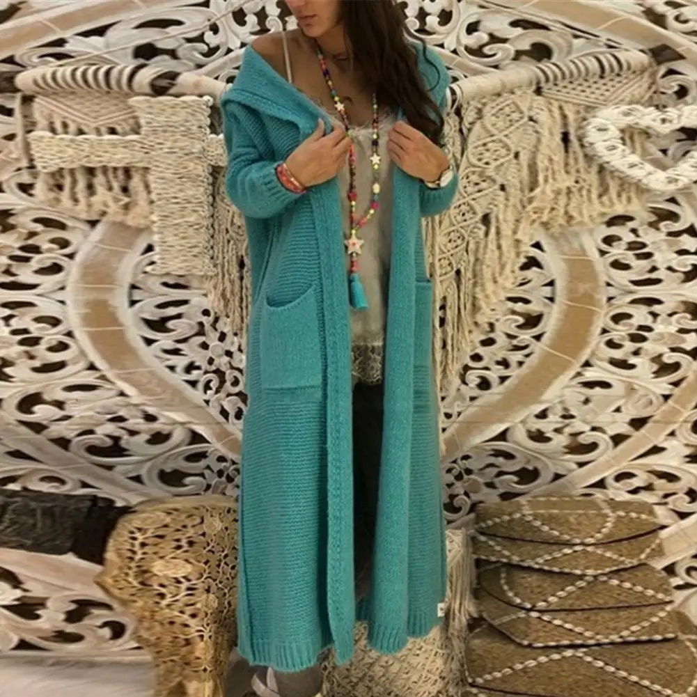 Трикотажный жакет до щиколотки с капюшоном и двумя карманами 
Трикотажный жакет до щиколотки с капюшоном и двумя карманами