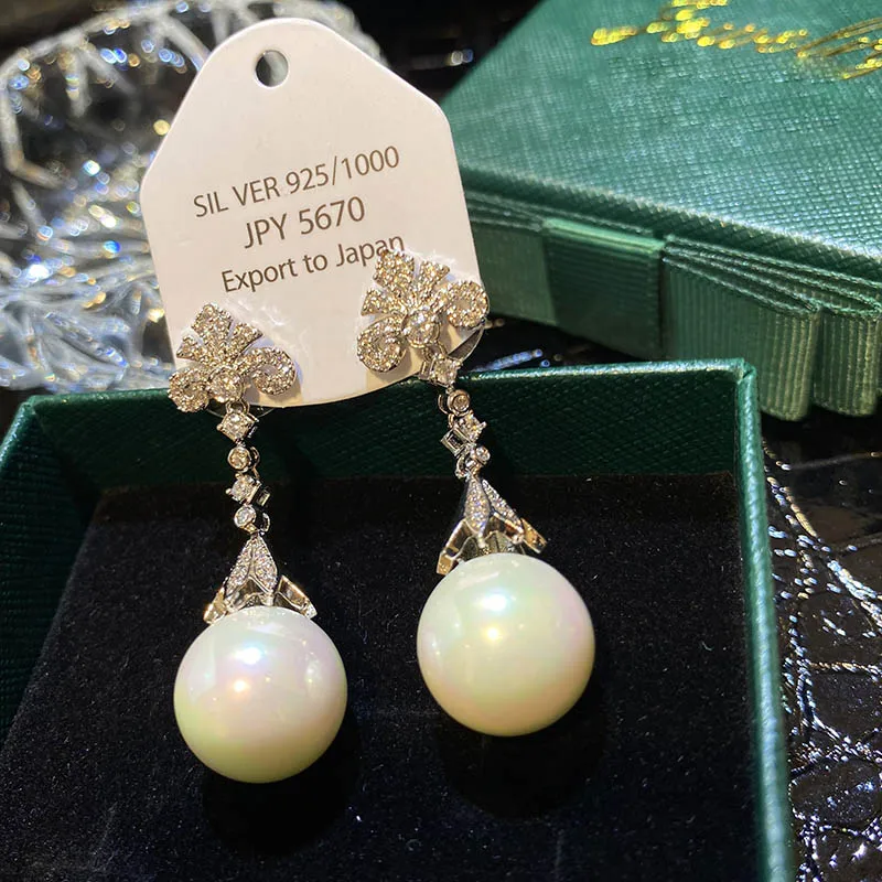 Vintage court style elegant pearl earrings lace romance women dinner banquet fine jewelry
Vintage court style elegant pearl earrings lace romance women dinner banquet fine jewelry