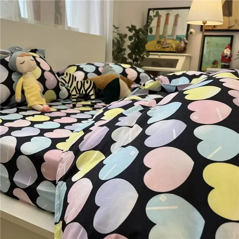 Ins blue heart-shaped cute rabbit bedding, down duvet cover, soft king flat bed bedding
Ins blue heart-shaped cute rabbit bedding, down duvet cover, soft king flat bed bedding