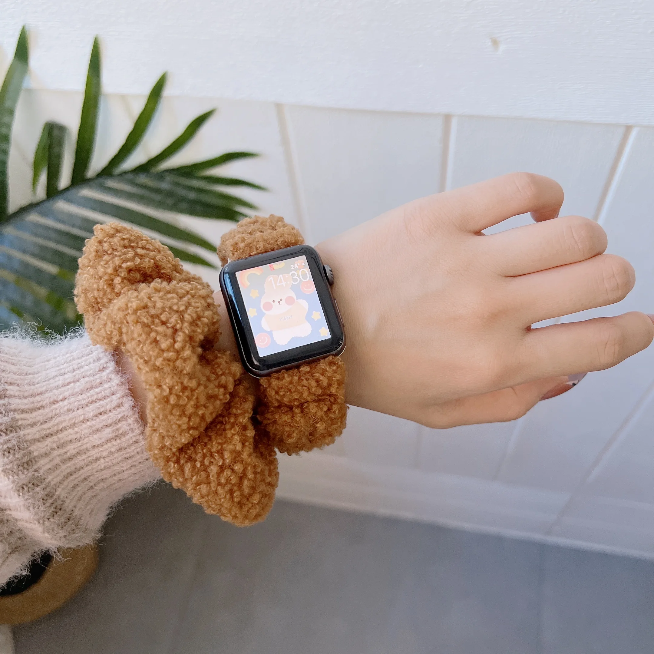 Ремешок Плетеный плюшевый для Apple watch Series 7 6 5 40 мм 44 дамский браслет iwatch 4 3 2 1 38 42 41 45