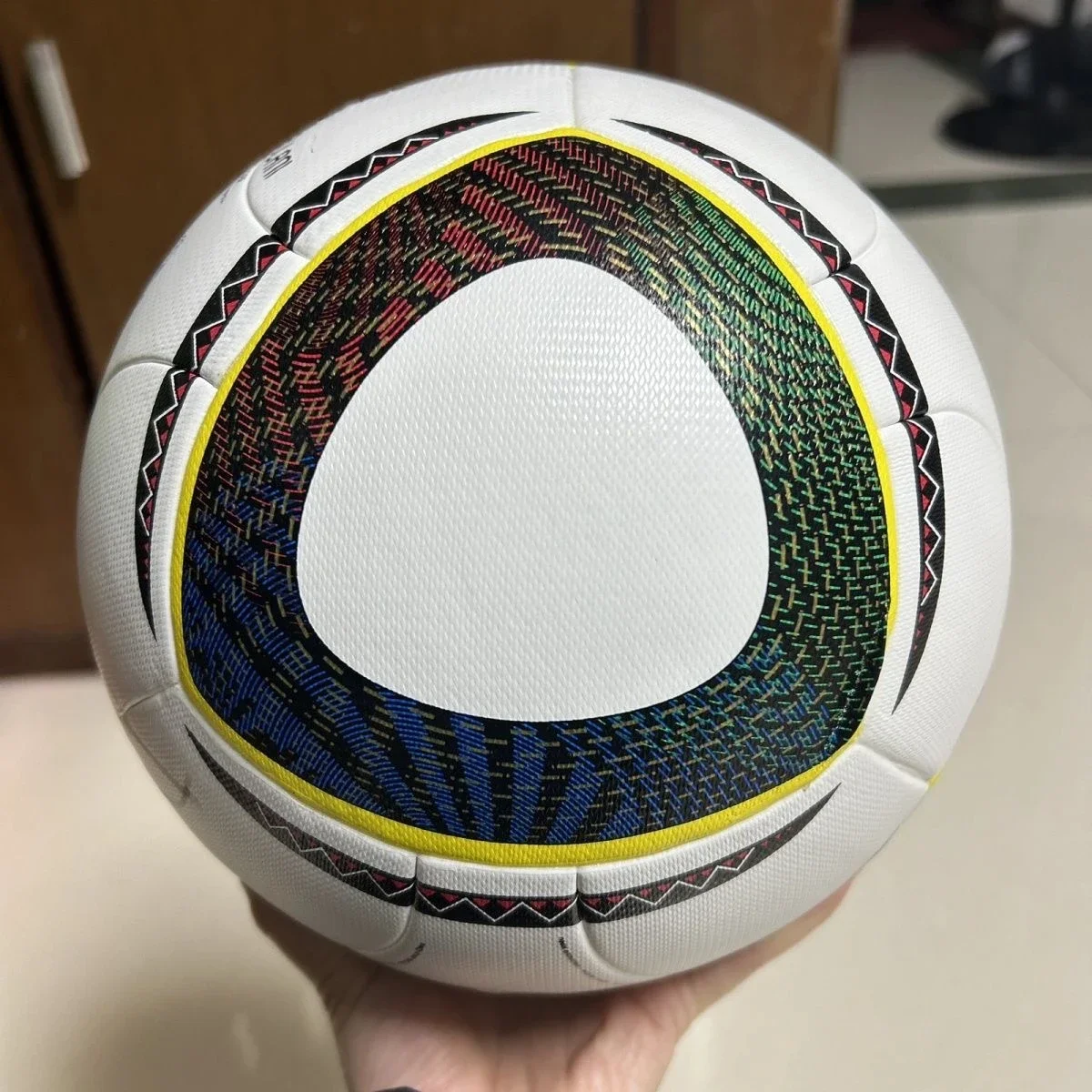 2010 Soccer ball for Men Professional Size 5 Futbol Child Outdoor Sports Training ball High Quality Adult Team Match Footballs
2010 Soccer ball for Men Professional Size 5 Futbol Child Outdoor Sports Training ball High Quality Adult Team Match Footballs