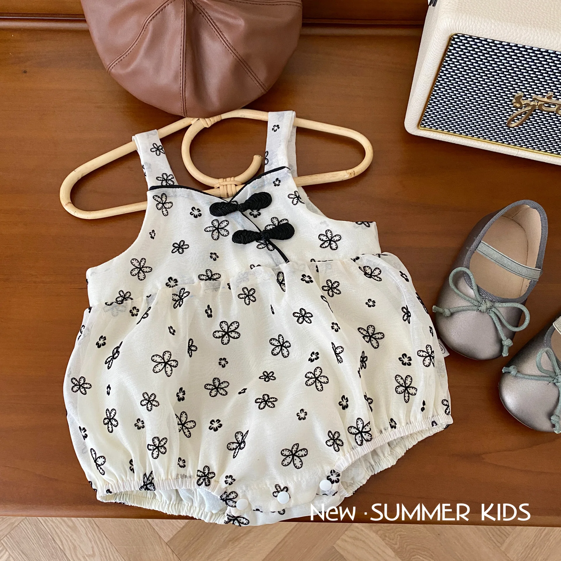 Jenny&Dave Baby Sling Wrap Bottom Coat 0-2 Years Old 2023 Summer Girl Fragmented Flower Creeper Ethnic Style One Year Old Dress
Jenny&Dave Baby Sling Wrap Bottom Coat 0-2 Years Old 2023 Summer Girl Fragmented Flower Creeper Ethnic Style One Year Old Dress