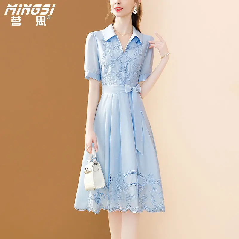 Heavy Industry Embroidery Dress Women's Summer New Fashion Style Style Polo Neck Waist Slim Mid length Dress
Heavy Industry Embroidery Dress Women's Summer New Fashion Style Style Polo Neck Waist Slim Mid length Dress