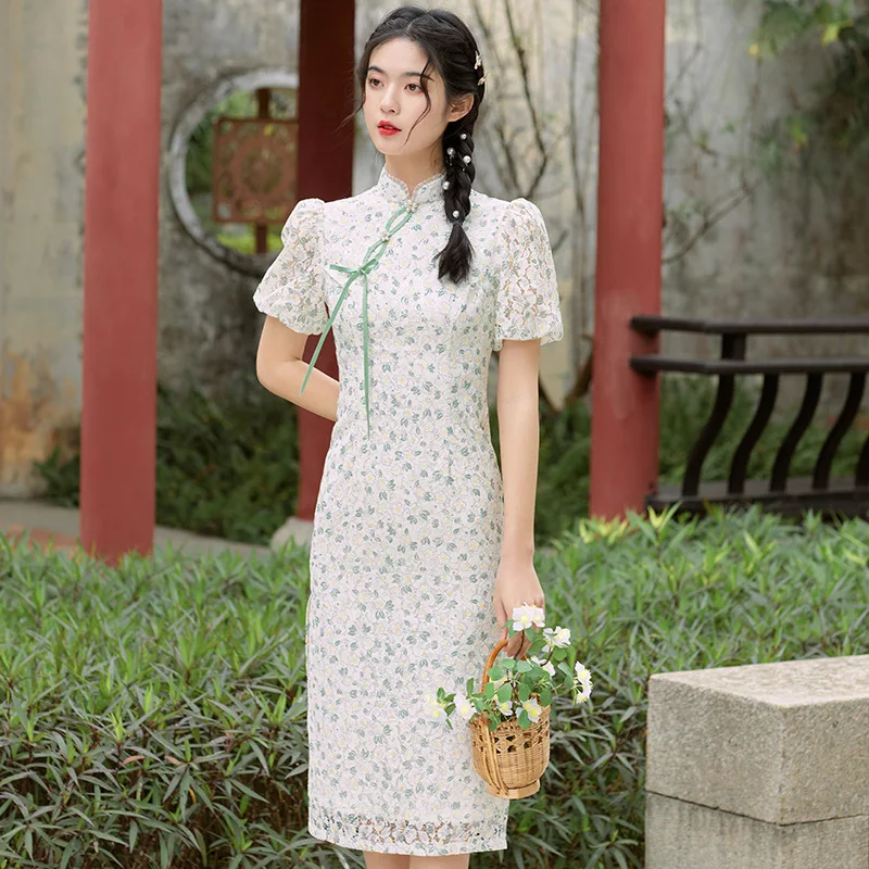 Chinese Style Floral Embroidery Hollow Out Cheongsam Women Sexy Slim Qipao Long High Split Elegant Costumes
Chinese Style Floral Embroidery Hollow Out Cheongsam Women Sexy Slim Qipao Long High Split Elegant Costumes