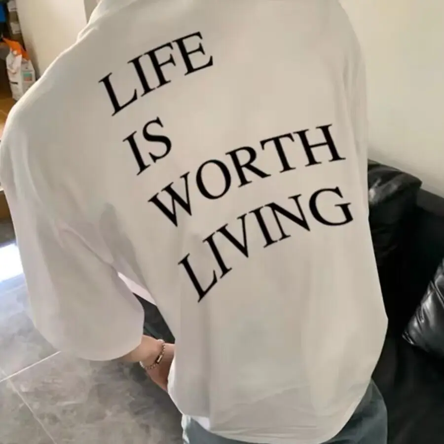 Pure cotton heavyweight American retro letter T-shirt men's summer small neckline simple loose short sleeve trendy brand trend
Pure cotton heavyweight American retro letter T-shirt men's summer small neckline simple loose short sleeve trendy brand trend