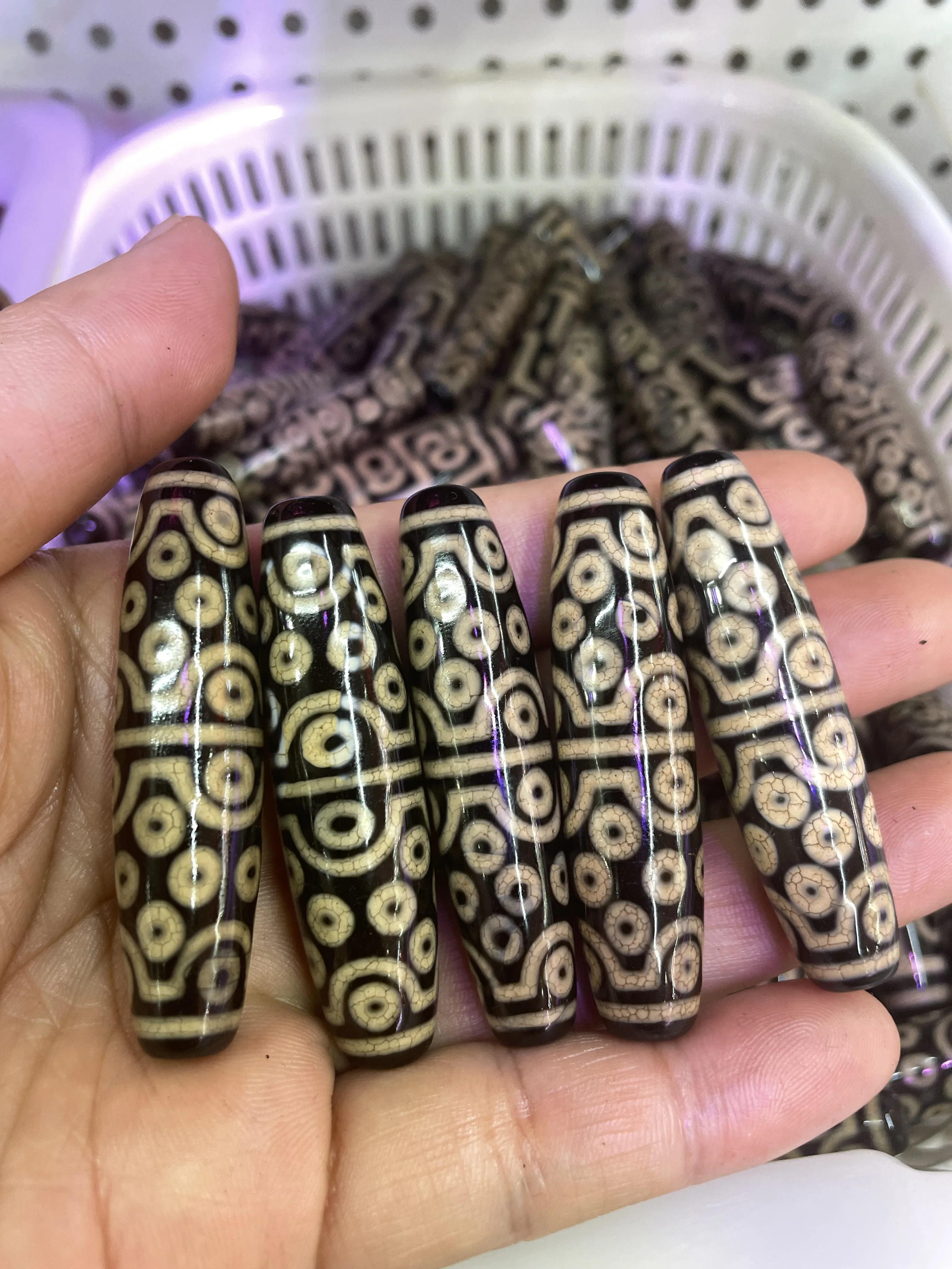 Set of 5 Magic Energy Tibetan old Agate Black&White Color 36 Eyed Totem Pendant Amulet dZi Bead LKbrother Sauces Top Quality
Set of 5 Magic Energy Tibetan old Agate Black&White Color 36 Eyed Totem Pendant Amulet dZi Bead LKbrother Sauces Top Quality