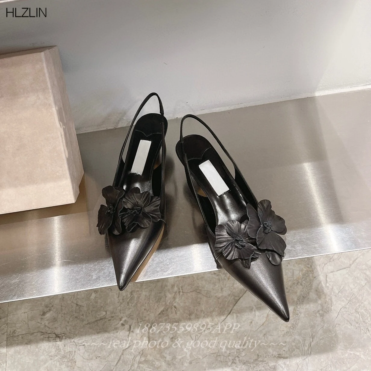 2024 early spring new fashion pointed leather flower baotou sandals shallow mouth temperament women's shoes
2024 early spring new fashion pointed leather flower baotou sandals shallow mouth temperament women's shoes
