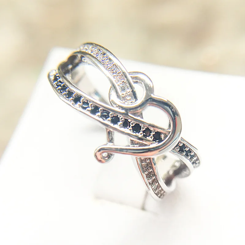 

2022 NEW Trend Two Tone Love Rings for Women Luxury Fashion Girls Accessories Party Heart Statement Jewelry Drop Ship