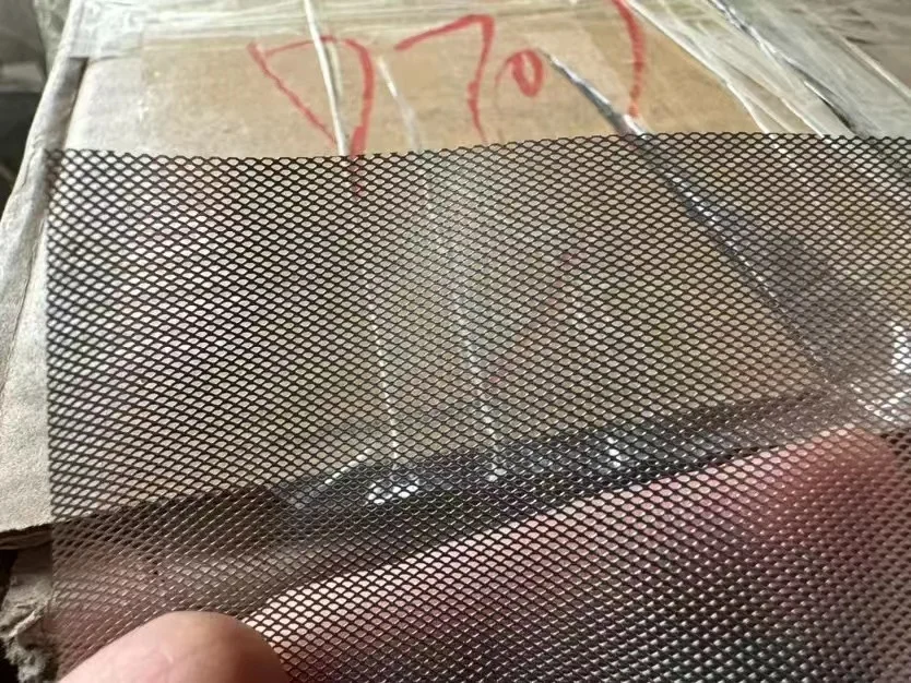 

Titanium Plate Mesh Titanium Electrode mesh 0.05mm thick Titanium Filter Screen Diamond Stretched Titanium mesh