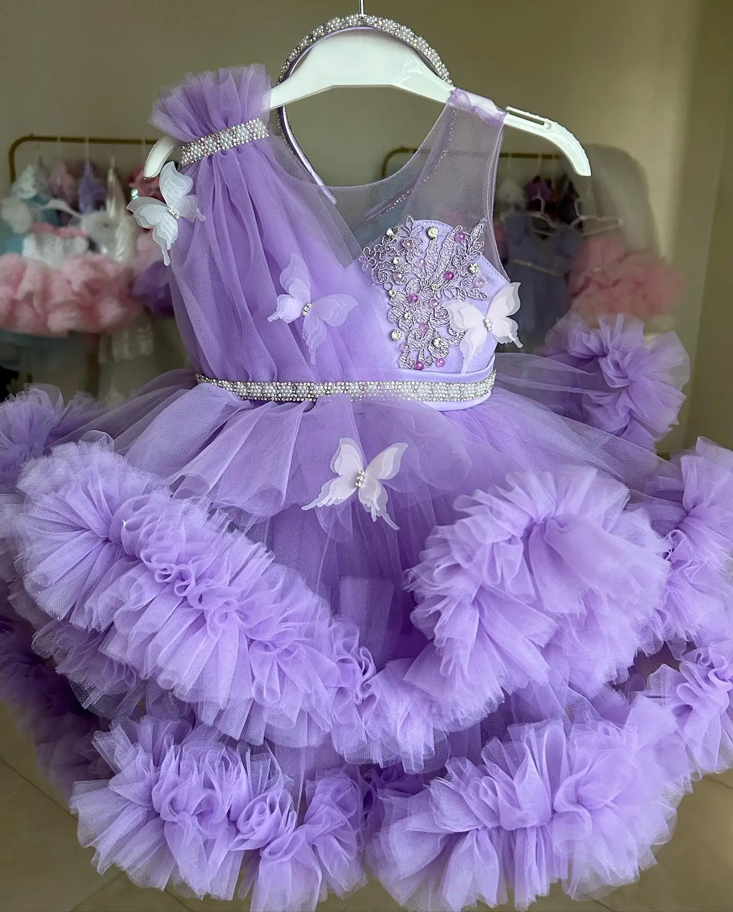 

Lavender Ball Gown Flower Girl Dresses for Wedding Tiered Ruffles Kids Birthday Party Gowns Luxury Beads Sleeveless Pageant Robe