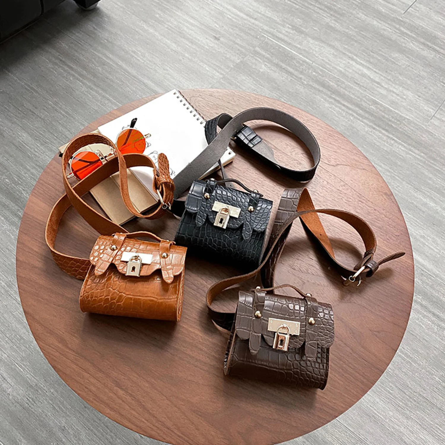 Fashion PU Leather Mini Crossbody Bag Crocodile Pattern Waist Bag Mobile Phone Bags Adjustable Shoulder Straps With Handle
Fashion PU Leather Mini Crossbody Bag Crocodile Pattern Waist Bag Mobile Phone Bags Adjustable Shoulder Straps With Handle