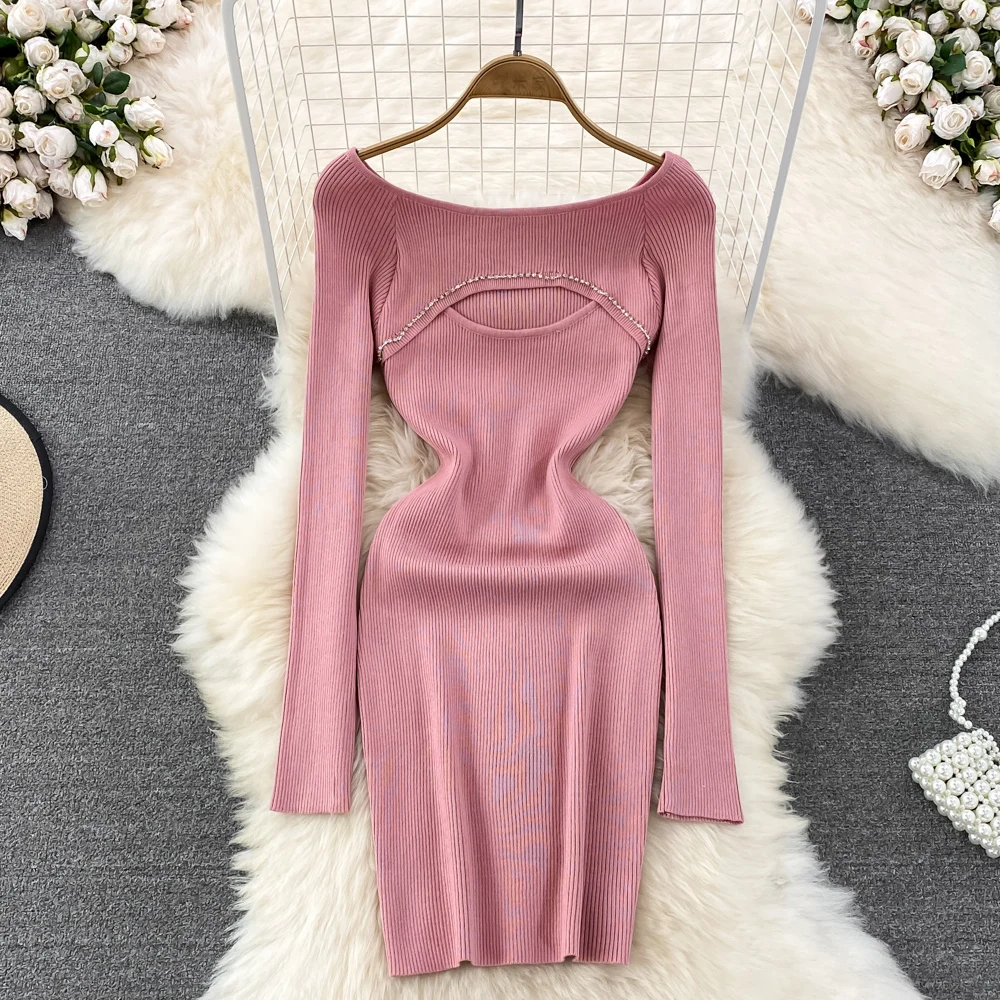 Retro Temperament Hot Girl Round Neck Hollow Beading on the Chest Is Slim and Slim, Short Knitted Hip Dress
Retro Temperament Hot Girl Round Neck Hollow Beading on the Chest Is Slim and Slim, Short Knitted Hip Dress