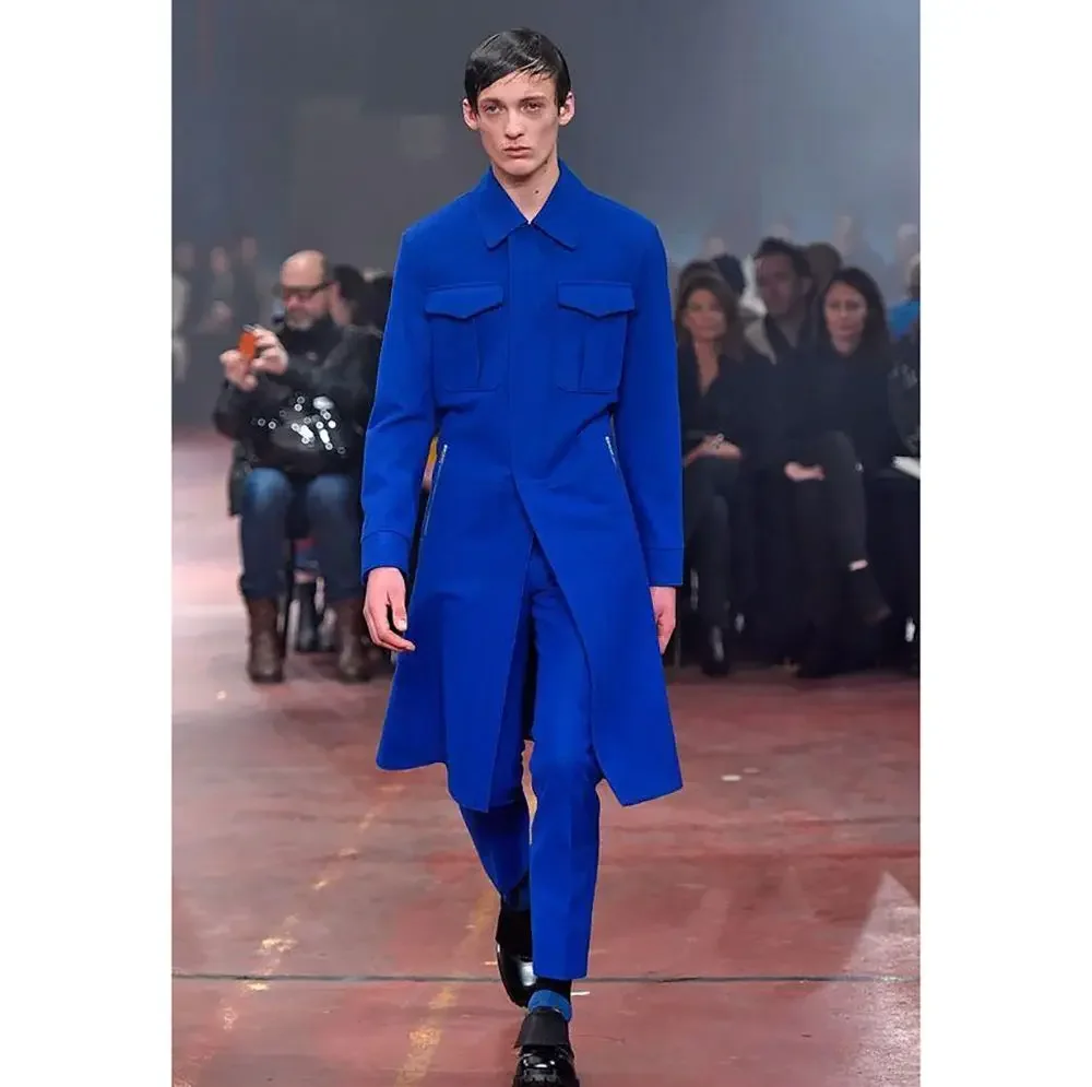 Модный мужской костюм Королевского синего цвета из 2 предметов в стиле High Street с пиковым отворотом двубортный наряд шикарный повседневный костюм для выпускного вечера и свадьбы
Модный мужской костюм Королевского синего цвета из 2 предметов в стиле High Street с пиковым отворотом двубортный наряд шикарный повседневный костюм для выпускного вечера и свадьбы