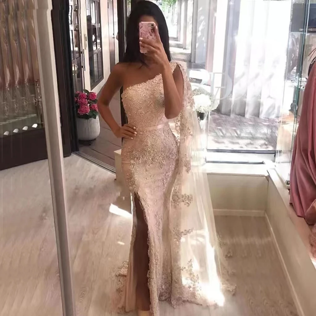 

2024 Dubai Elegance Champagne Beads One Shoulder Mermaid Sexy Side Slit Evening Dresses Lace Appliques Wedding Party Dress