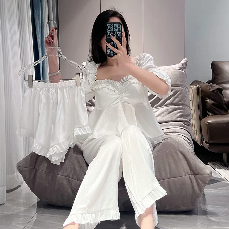 Комплект пижамный женский атласный из трех предметов, пуловер с квадратным вырезом и оборками, штаны и шорты, домашняя одежда для сна
Комплект пижамный женский атласный из трех предметов, пуловер с квадратным вырезом и оборками, штаны и шорты, домашняя одежда для сна