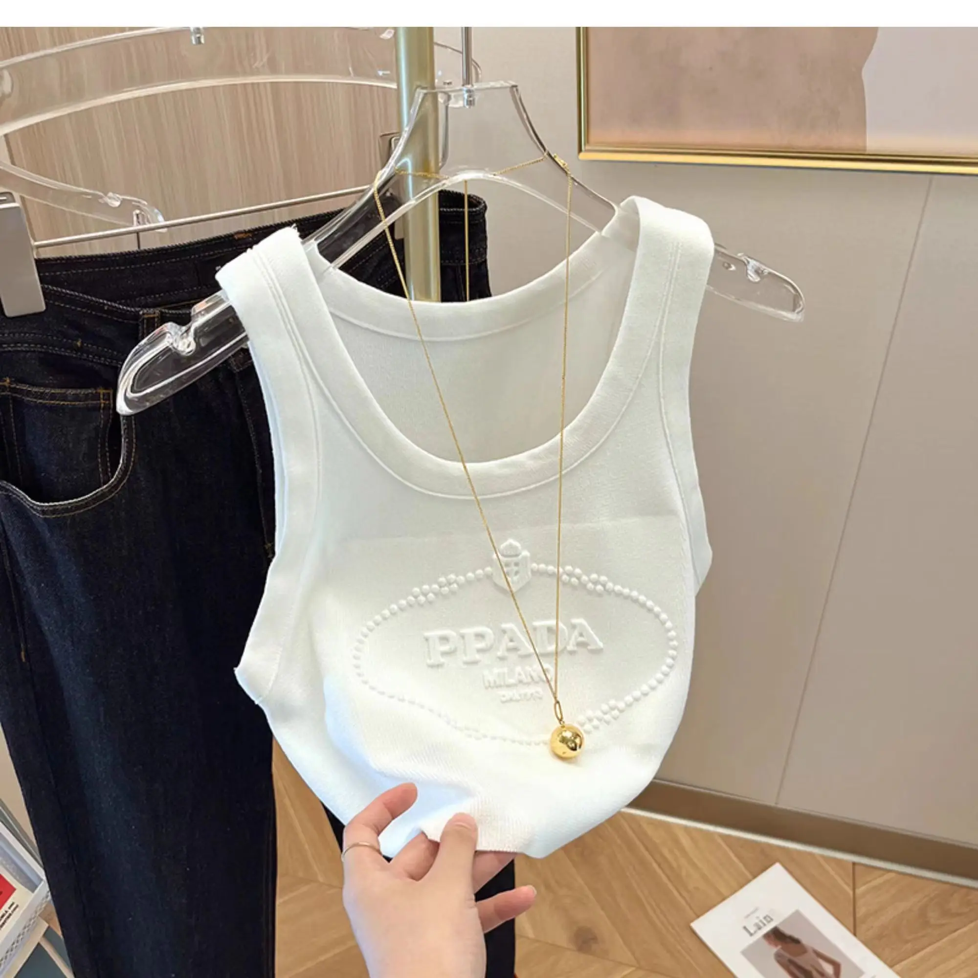 Summer New College Style Knitted Embroidered Ladies Vest Small Suspender Short Cool Sexy T-shirt Ladies Y2K Sports Shirt 2024
Summer New College Style Knitted Embroidered Ladies Vest Small Suspender Short Cool Sexy T-shirt Ladies Y2K Sports Shirt 2024