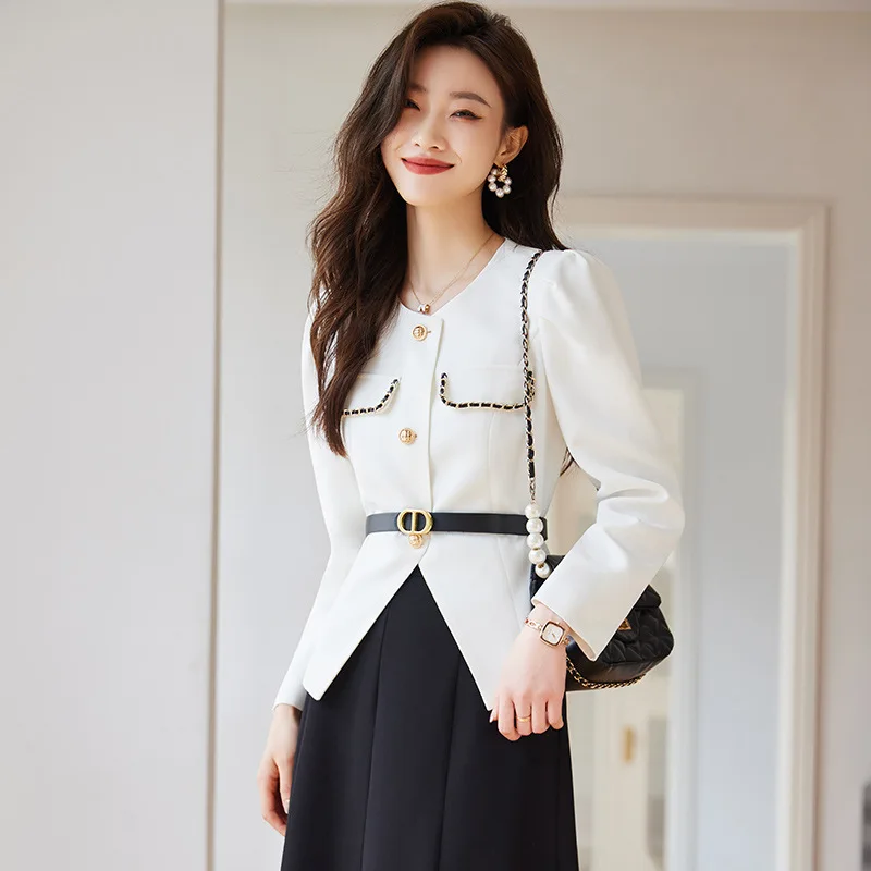 2023 New Spring Fashion Short Socialite Professional Tailored Suit Women Blazer Classic Style White Suit Jacket for Women
2023 New Spring Fashion Short Socialite Professional Tailored Suit Women Blazer Classic Style White Suit Jacket for Women