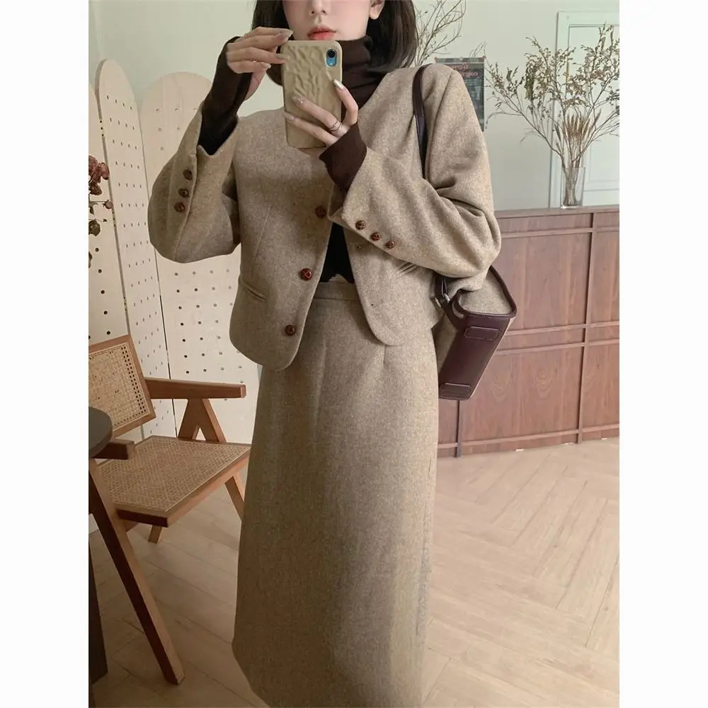 Korean Style Women's Woolen Suit Jacket Skirt Set Autumn and Winter Chestnut Woolen Elegant Suit Coat Long Skirt Two-piece Set
Korean Style Women's Woolen Suit Jacket Skirt Set Autumn and Winter Chestnut Woolen Elegant Suit Coat Long Skirt Two-piece Set