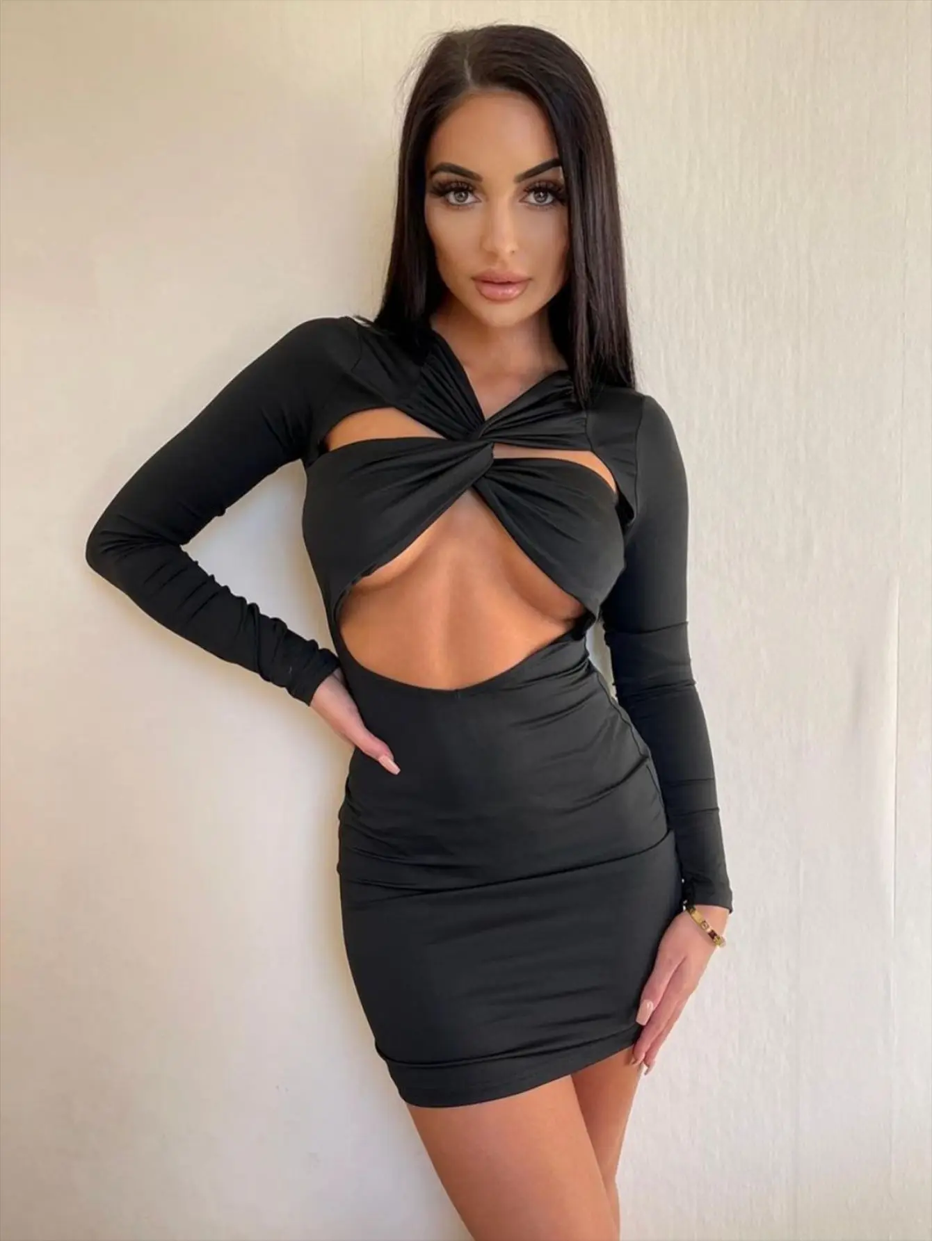 2023 European American Autumn Sexy Hollow Buttock Skirt New Long-Sleeved Pleated Dress
2023 European American Autumn Sexy Hollow Buttock Skirt New Long-Sleeved Pleated Dress