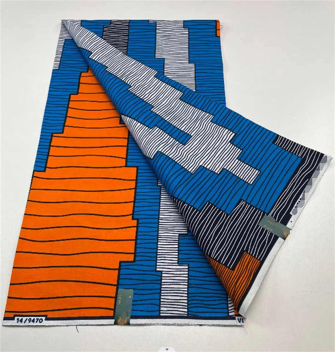 High Quality Veritable African Wax Print Fabric 100% Cotton Ghana Nigeria Soft Pagne Factory Price Real Ankara Wax Party Dresses
High Quality Veritable African Wax Print Fabric 100% Cotton Ghana Nigeria Soft Pagne Factory Price Real Ankara Wax Party Dresses